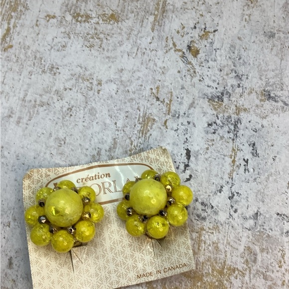 🎄🎄Créations D’Orlan Yellow Cluster Clip-On Earrings - Picture 4 of 8